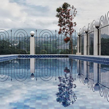 Cinnamon Hotel Boutique Syariah Tutugan Exterior foto